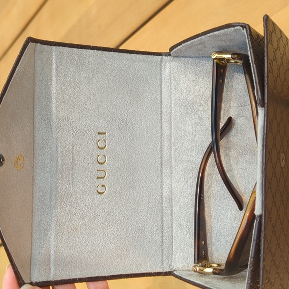 Gucci Brown Oversized Sunglasses with Tortoiseshell Frame - Great Condition - Picture 6 of 6